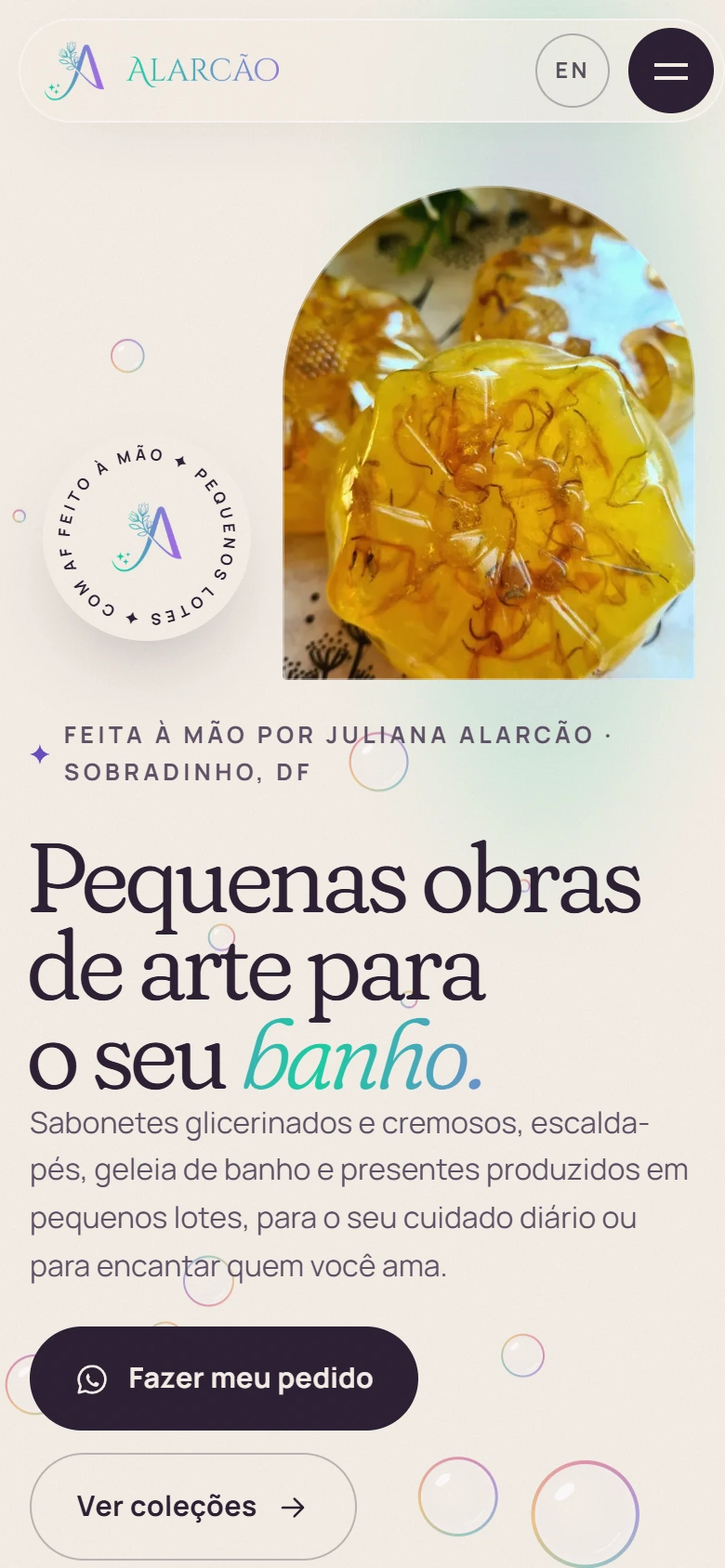 Site da Alarcão Saboaria Artesanal em tela de celular.